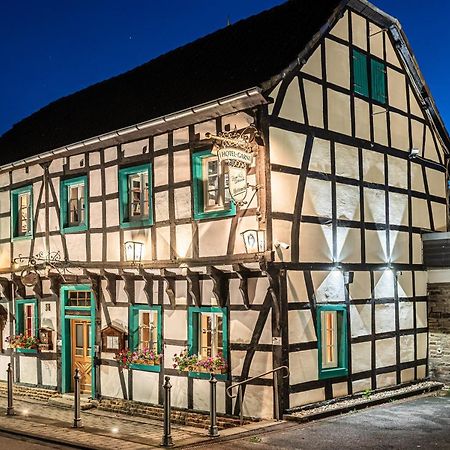 Land-Hotel Zum Schwan, Garni Weilerswist-Metternich, 3 E-Ladestationen, Naehe Phantasialand, Palmenparadies Euskirchen Bagian luar foto