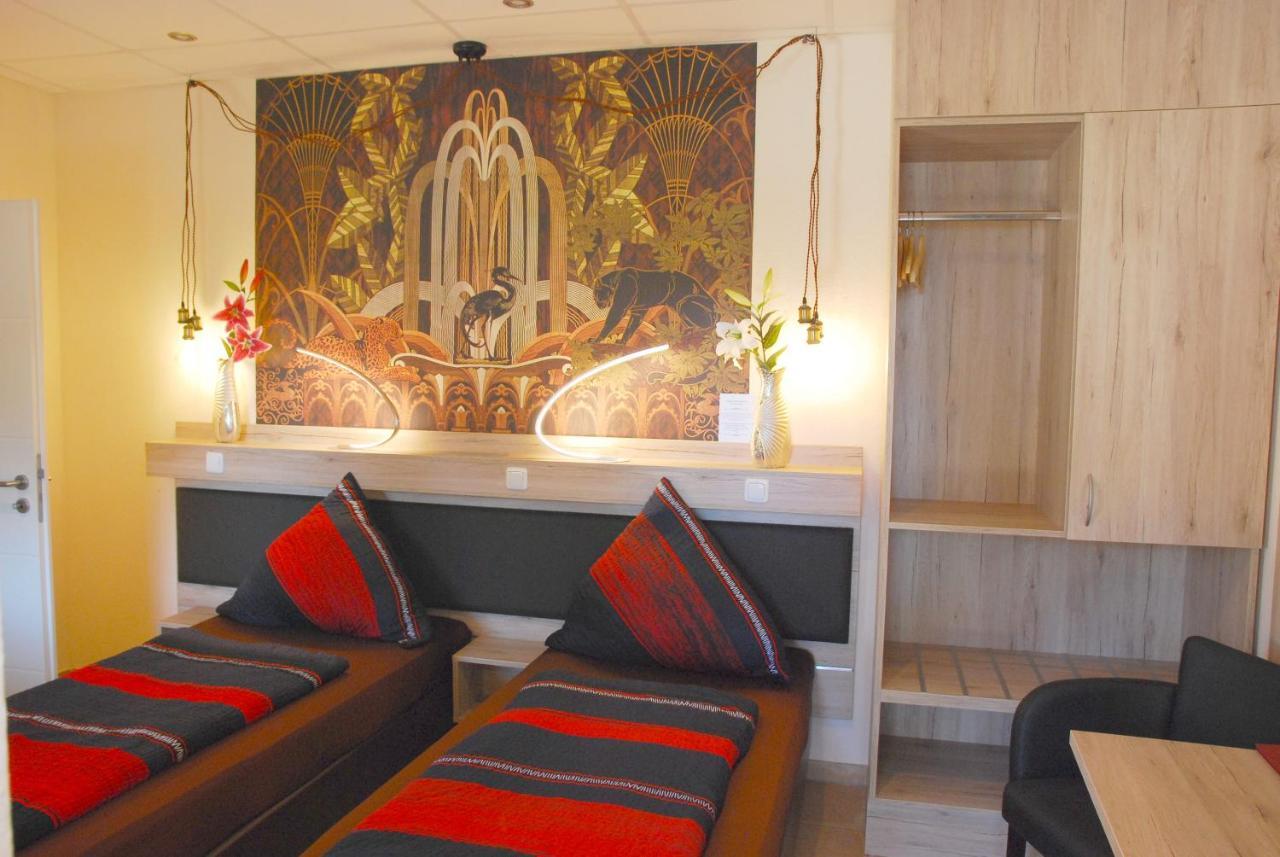 Land-Hotel Zum Schwan, Garni Weilerswist-Metternich, 3 E-Ladestationen, Naehe Phantasialand, Palmenparadies Euskirchen Bagian luar foto