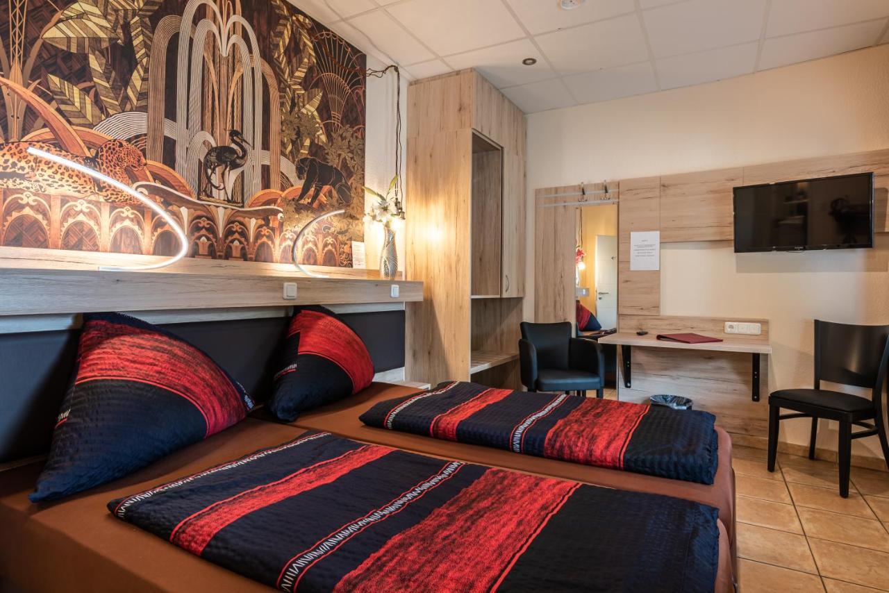Land-Hotel Zum Schwan, Garni Weilerswist-Metternich, 3 E-Ladestationen, Naehe Phantasialand, Palmenparadies Euskirchen Bagian luar foto