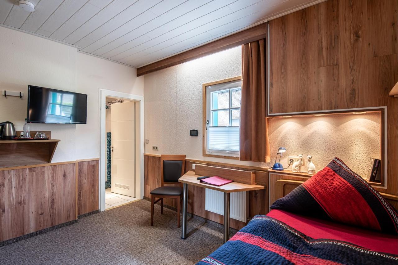 Land-Hotel Zum Schwan, Garni Weilerswist-Metternich, 3 E-Ladestationen, Naehe Phantasialand, Palmenparadies Euskirchen Bagian luar foto