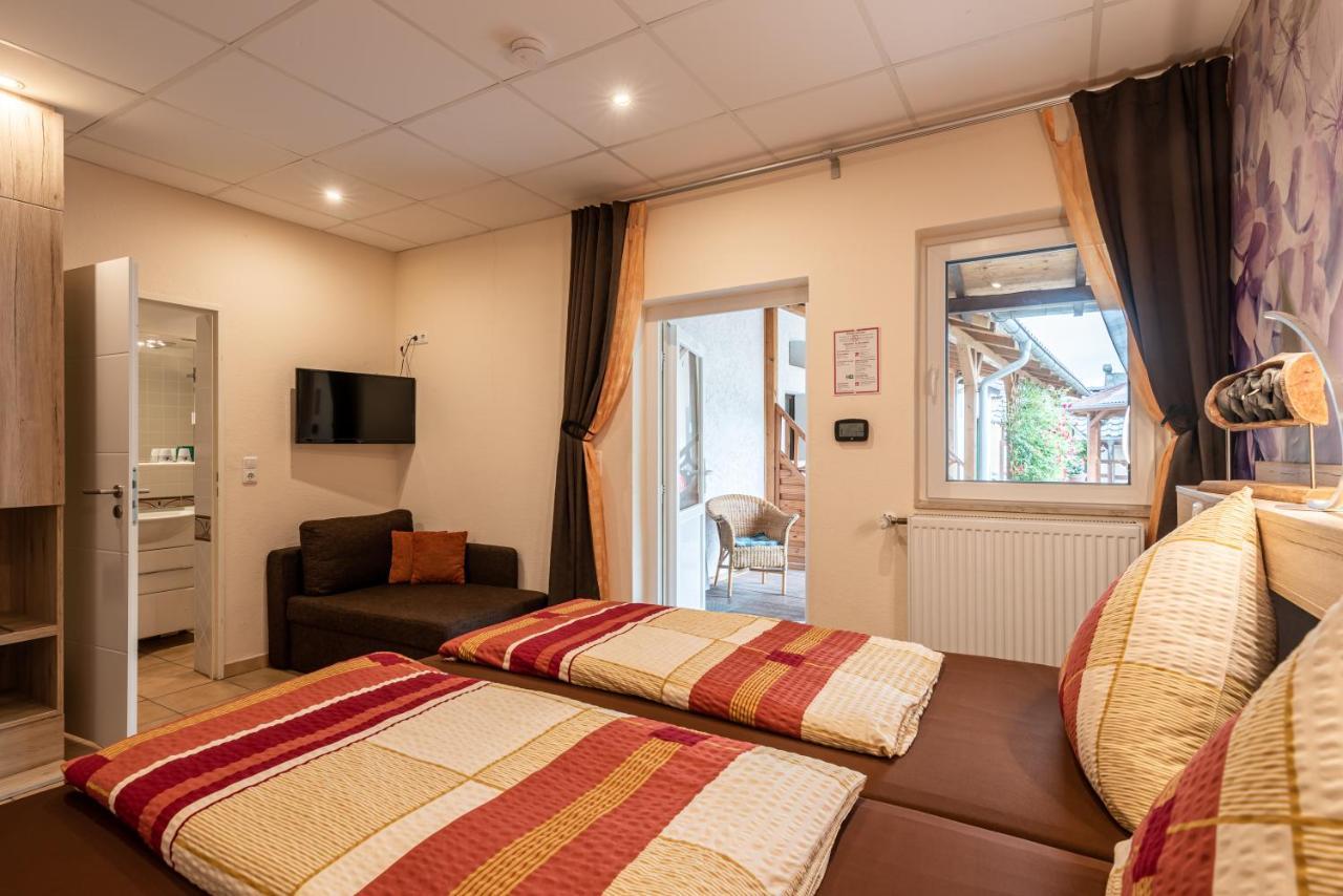 Land-Hotel Zum Schwan, Garni Weilerswist-Metternich, 3 E-Ladestationen, Naehe Phantasialand, Palmenparadies Euskirchen Bagian luar foto