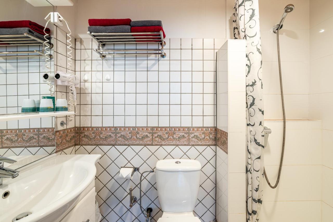 Land-Hotel Zum Schwan, Garni Weilerswist-Metternich, 3 E-Ladestationen, Naehe Phantasialand, Palmenparadies Euskirchen Bagian luar foto
