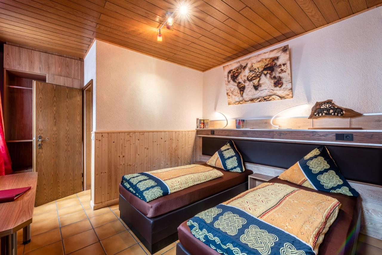 Land-Hotel Zum Schwan, Garni Weilerswist-Metternich, 3 E-Ladestationen, Naehe Phantasialand, Palmenparadies Euskirchen Bagian luar foto