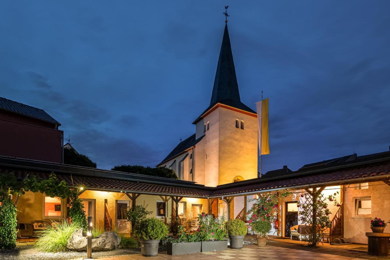 Land-Hotel Zum Schwan, Garni Weilerswist-Metternich, 3 E-Ladestationen, Naehe Phantasialand, Palmenparadies Euskirchen Bagian luar foto